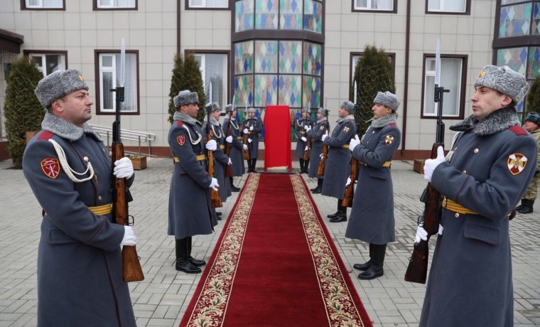 В селе Мескер-Юрт Чеченской Республики увековечили память погибшего сотрудника Росгвардии