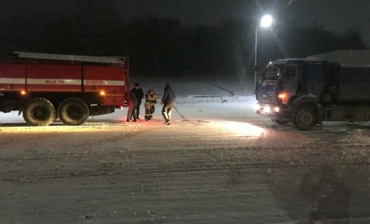 Чеченские пожарные помогли 11 дальнобойщикам, попавшим в нештатные ситуации из-за снежных заносов