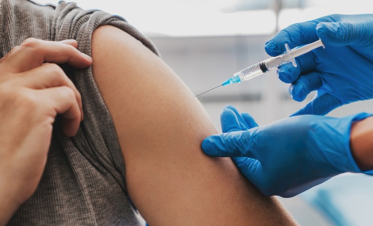 В России начинается массовая вакцинация от коронавируса