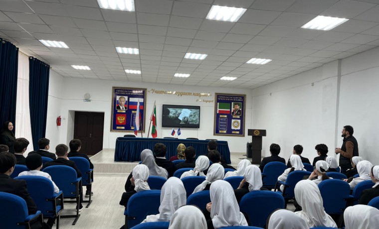 При содействии «Единой России» в школах ЧР продолжаются показы фильма «Первый на Олимпе»