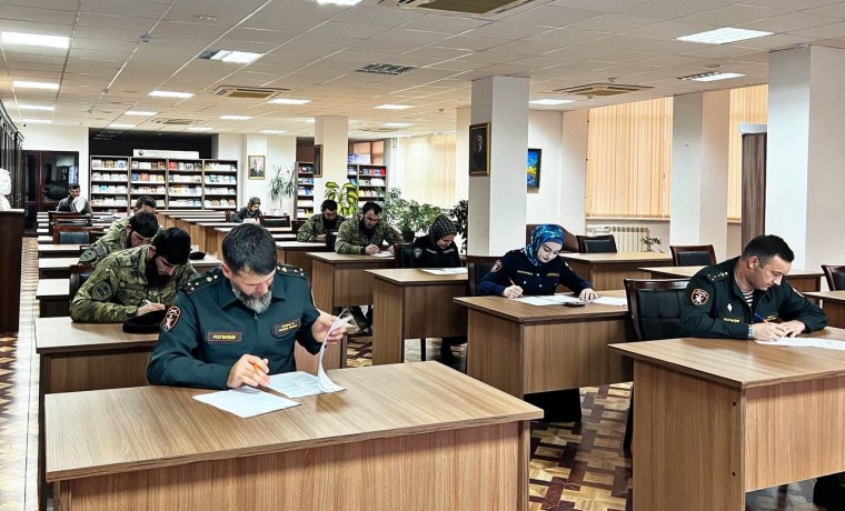 Чеченские росгвардейцы приняли участие в акции «Большой этнографический диктант - 2022»