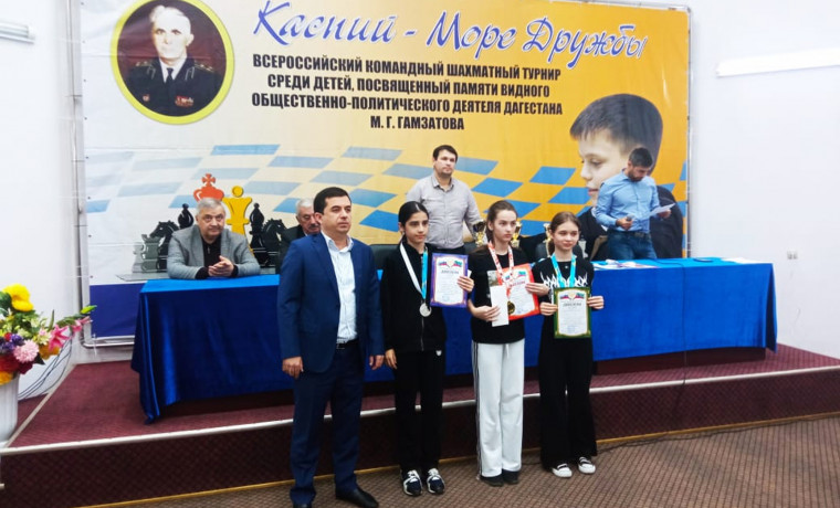 Школьница из ЧР на Всероссийском шахматном турнире в Махачкале