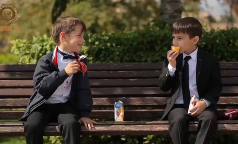 Рамзан Кадыров поздравил маленьких граждан страны с Днём защиты детей