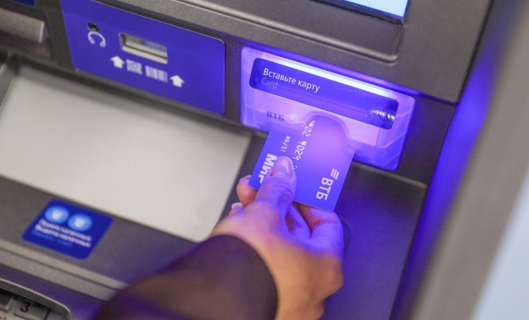 Почти 300 тысяч жителей СКФО получают зарплату на карту ВТБ