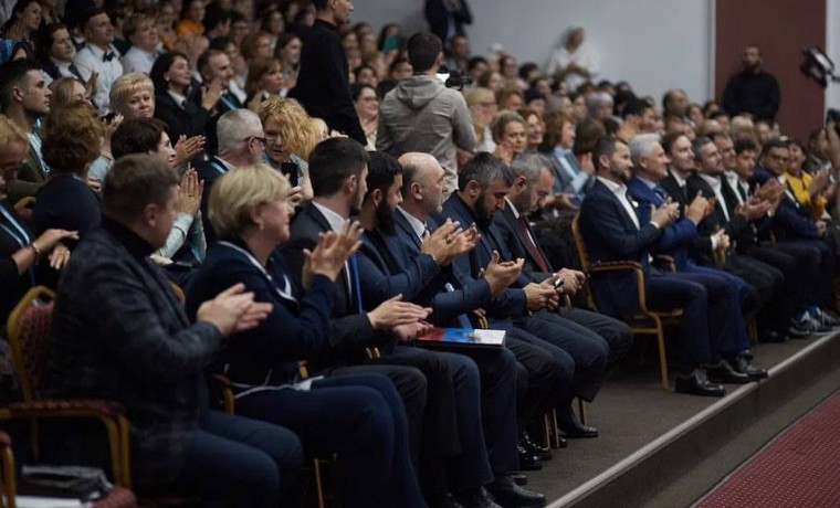 В Грозном стартовал Всероссийский конкурс "Флагманы образования. Школа"