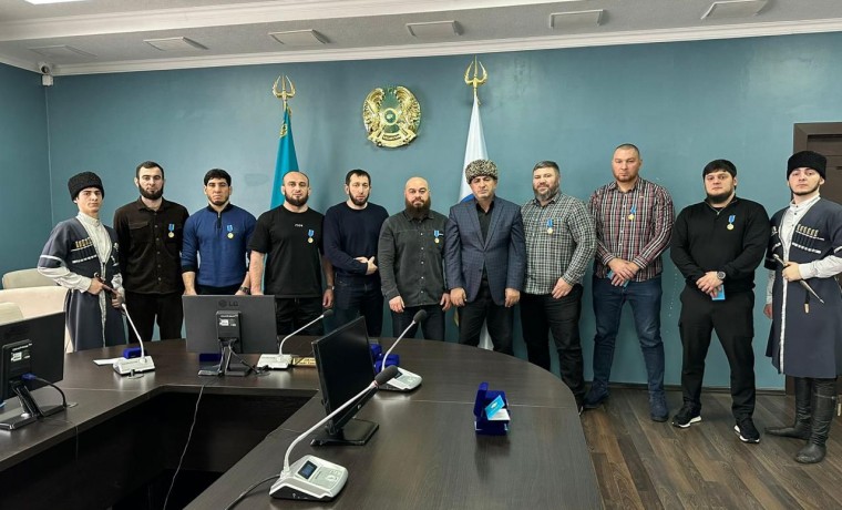 Представители БК «Ахмат» награждены медалями «80 лет проживания чеченцев и ингушей в Казахстане»