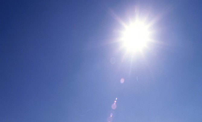 Про опасные симптомы в жару рассказал терапевт