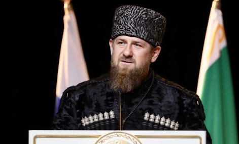 Глава ЧР Рамзан Кадыров поздравил жителей региона с Днем Чеченской Республики