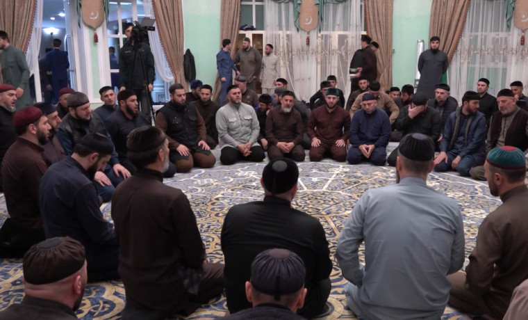 В доме Главы ЧР прошли религиозные обряды мовлид и зикр