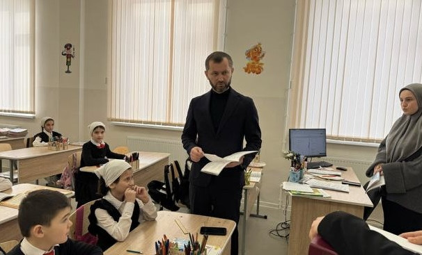 Министр образования и науки ЧР проверил школы Курчалоевского района
