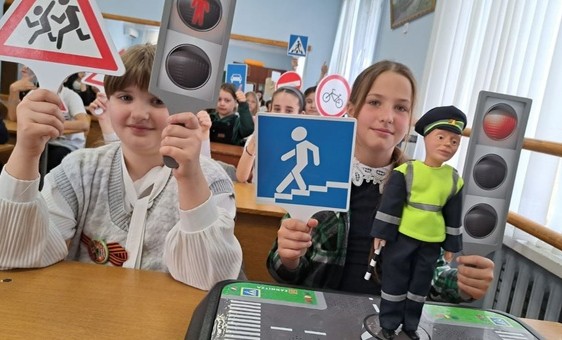 В Грозном для школьников провели урок в лаборатории безопасности дорожного движения