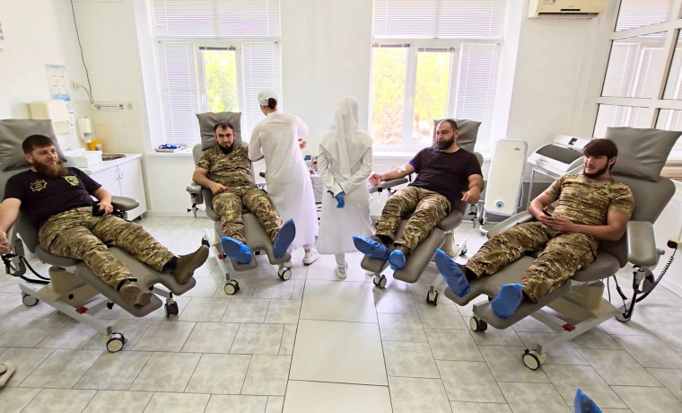 В Грозном росгвардейцы приняли участие в донорской акции «От сердца к сердцу»