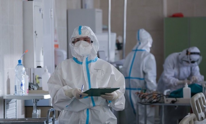 За сутки в 85 российских регионах выявили рекордные 29 935 случаев заражения коронавирусом