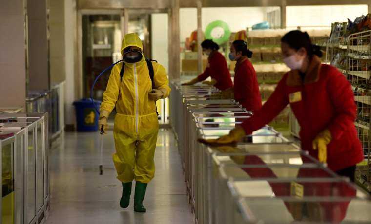 В КНДР на фоне эпидемии COVID-19 за последние сутки выявлено более 263 тыс. случаев "лихорадки"