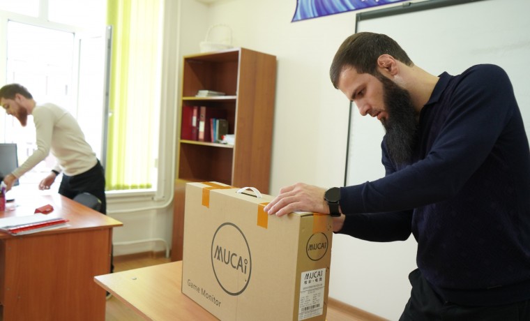 Фонд Кадырова обеспечил новыми компьютерами Чеченский государственный педколледж
