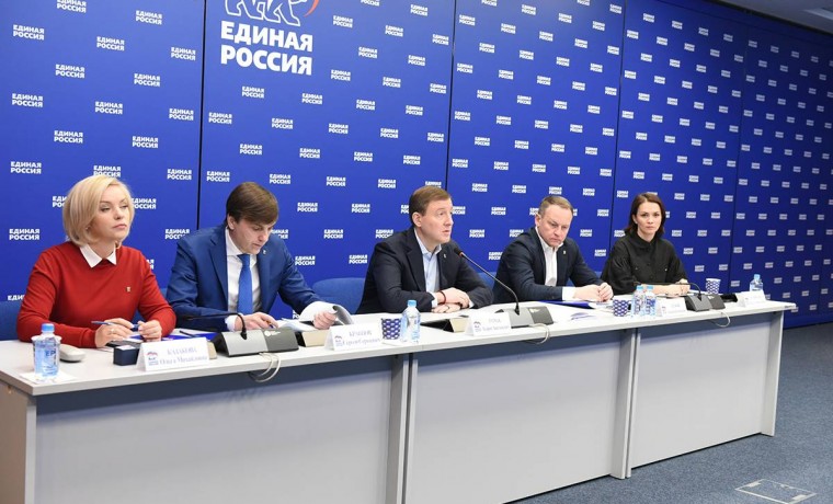 «Единая Россия»: В 2023 году по программе капремонта сдадут более 1,5 тысяч школ