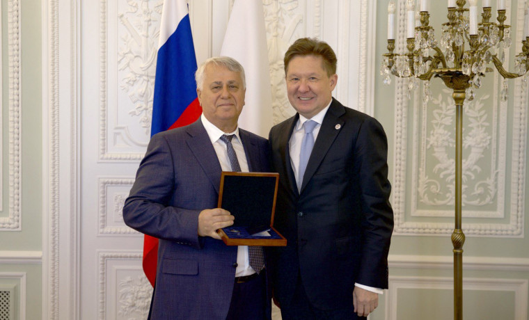 Гендиректору газовых компаний ЧР Ломали Баймурадову присвоено звание Почетный работник ПАО «Газпром»