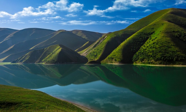 Озеро Кезеной-Ам - одно из самых популярных туристических направлений