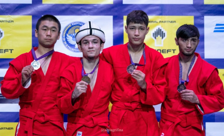 Чеченские спортсмены завоевали золото на молодежном первенстве мира по самбо