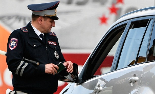 В РФ начнет отправлять автомашины на штрафстоянку за проблемы с подвеской
