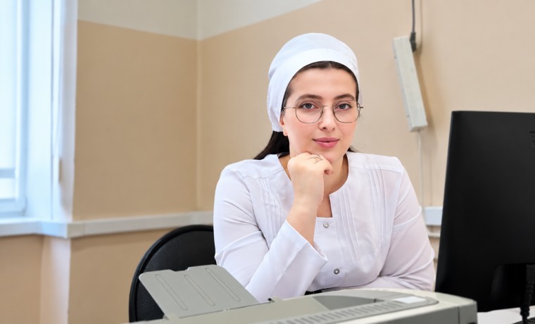 В рамках нацпроекта поликлиника Грозного пополнилась новым специалистом