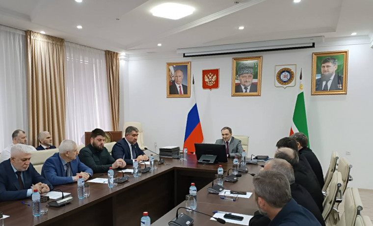 Замминистра строительства и ЖКХ РФ Алексей Ересько провел совещание в Минстрое ЧР