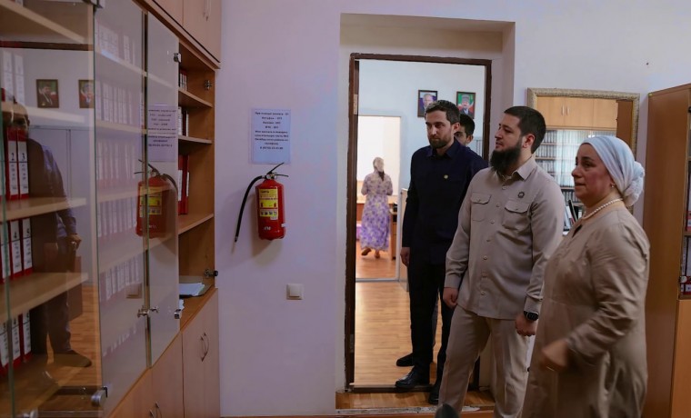 Адам Алханов проинспектировал Управление ЗАГС ЧР