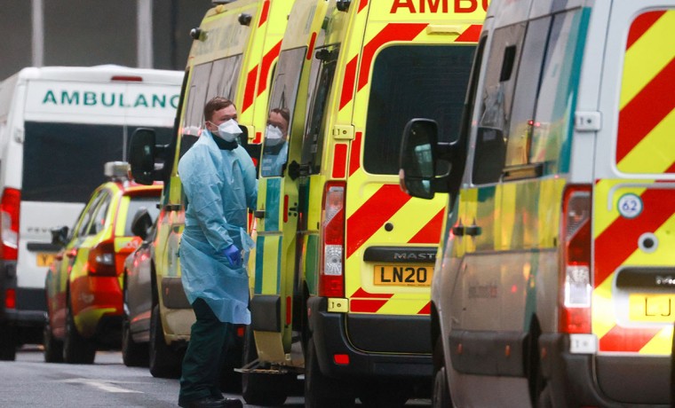 За неделю в мире от COVID-19 умерли более 93 тыс. человек