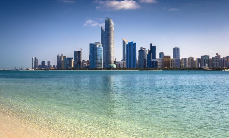 Абу-Даби ослабит требования для въезда иностранных туристов с 24 декабря