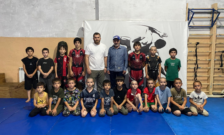 В Грозном состоялся мастер-класс с чемпионом мира по кикбоксингу в рамках марафона «Сила России»
