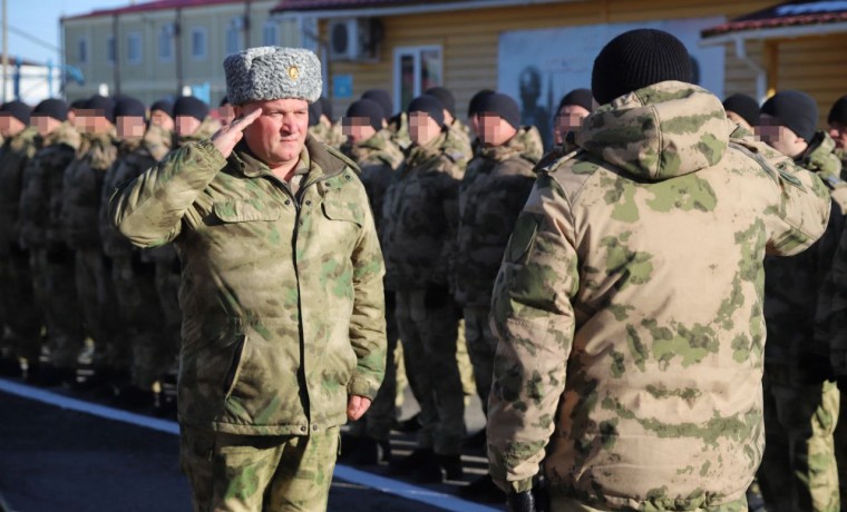 Сотрудников ОМОН «Авангард» поздравили в ОГВ(с) с завершением служебной командировки