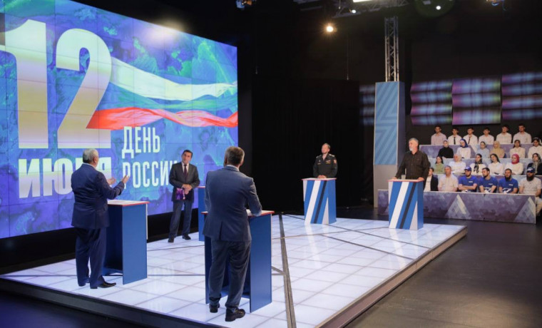 На ЧГТРК «Грозный» состоялась запись ток-шоу «Объективы» ко Дню России