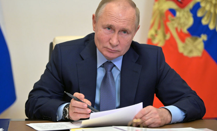 Президент России продлил некоторые полномочия регионов из-за COVID-19