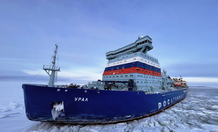 Атомный ледокол доставил оборудование «Триколор» в самый северный поселок России