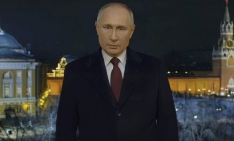 В сети появилось видео с новогодним поздравлением Владимира Путина на чеченском языке