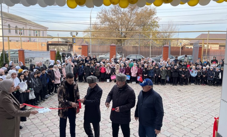 В Урус-Мартановском районе открыли школу после капитального ремонта